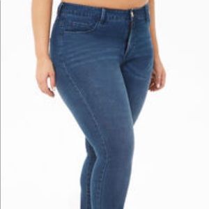 Plus Size Sculpted Mid-Rise Skinny Jeans